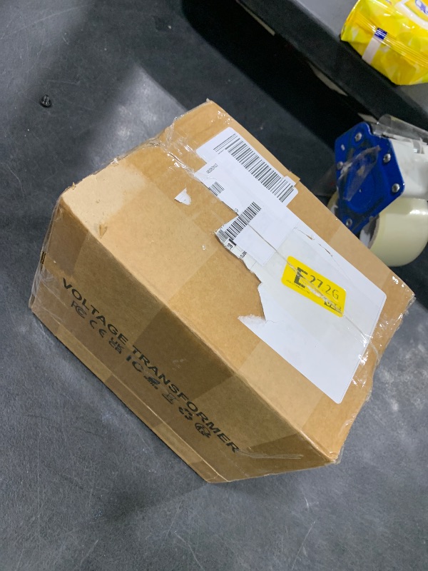 Photo 1 of LVYUAN Voltage Transformer Converter 500 Watt Step Up/Down Convert from 110-120 Volt to 220-240 Volt and from 220-240 Volt to 110-120 Volt with US Outlet, Universal Outlet, Circuit Breaker