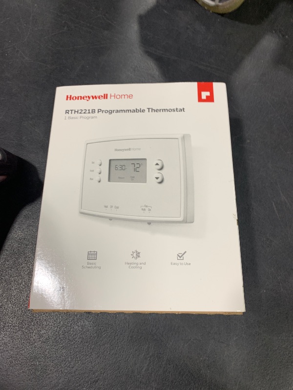 Photo 1 of Honeywell Home RTH221B1039 1-Week Programmable Thermostat