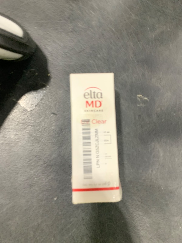 Photo 1 of EltaMD UV Clear Face Sunscreen SPF 46, Oil Free for Face with Zinc Oxide, Dermatologist Recommended Sunscreen Lotion, For Acne-Prone Sensitive Skin, 1.7 oz Pump