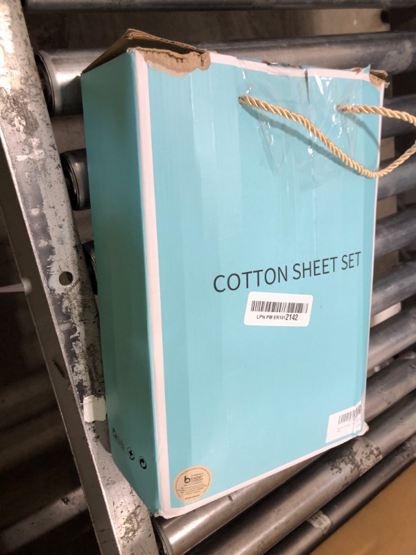 Photo 1 of REDASW 100% Egyptian Cotton Sheets Queen Size 4 Pcs Sheet Sets 1200 Thread Count 16" Deep Pocket Fitted Sheet Soft Breathable Bedding Set (Queen, White)
