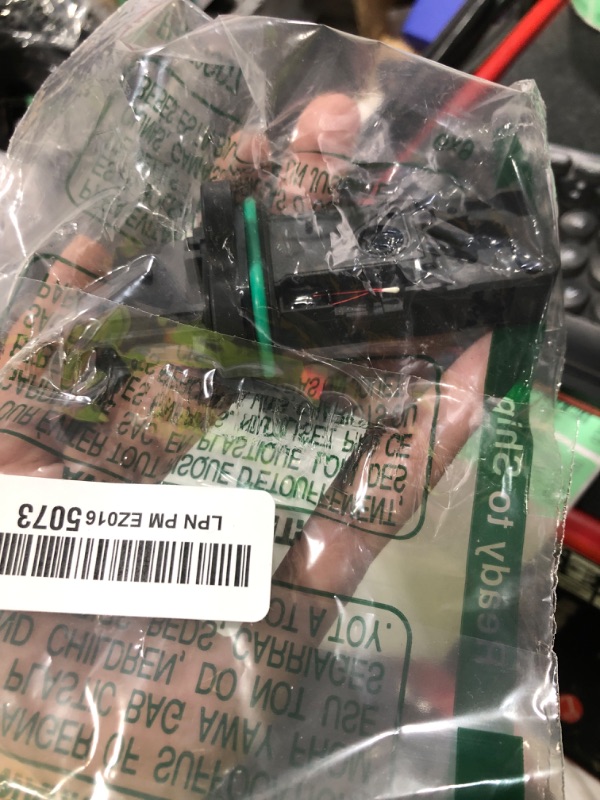 Photo 1 of GM Genuine Parts 12671625 Mass Airflow Sensor
