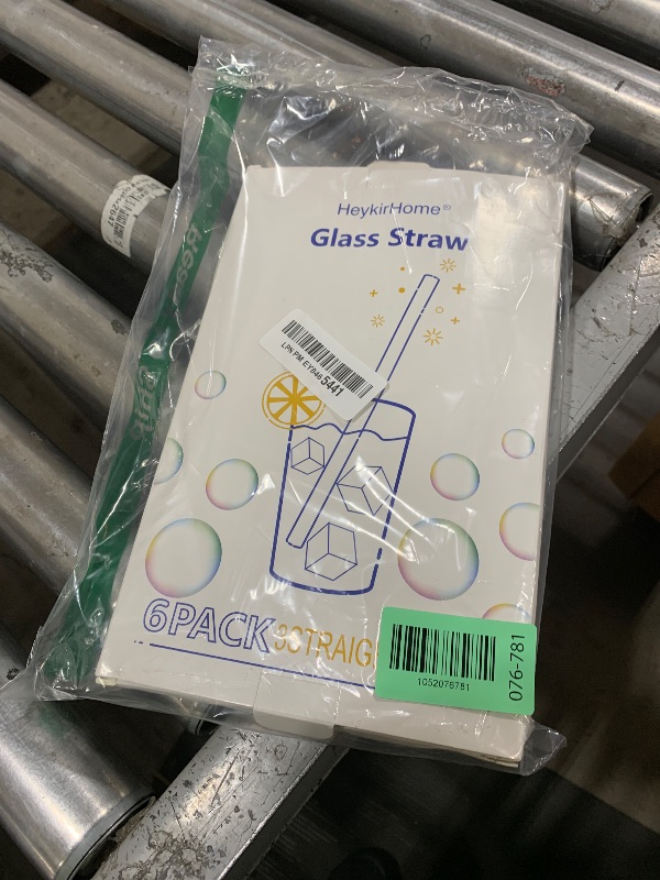 Photo 1 of HeykirHome 6-Pack Reusable Glass Straw-Transparent,Size 8''x10 MM,Including 3 Straight and 3 Bent with 2 Cleaning Brush- Perfect For Smoothies, Tea, Juice-Clear
