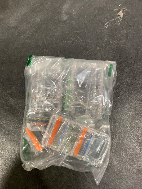 Photo 1 of 16 Count Razor Blade Shaving Razor