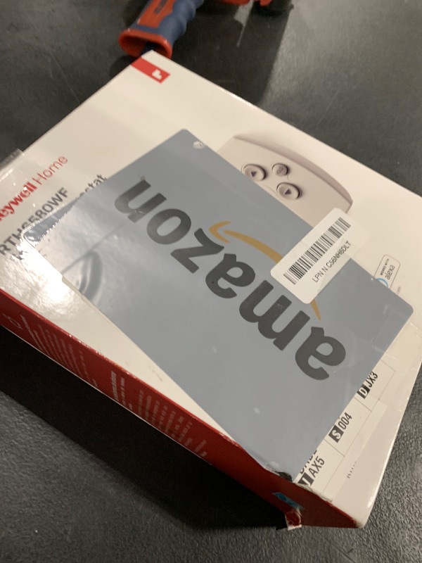 Photo 1 of Honeywell Home RTH6580WF Wi-Fi 7-Day Programmable Thermostat, White