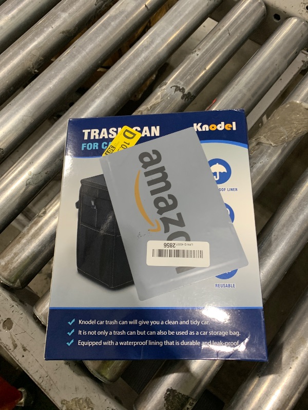Photo 1 of K KNODEL 2 Gallon Black Leak-Proof Waterproof Car Trash Can with Lid