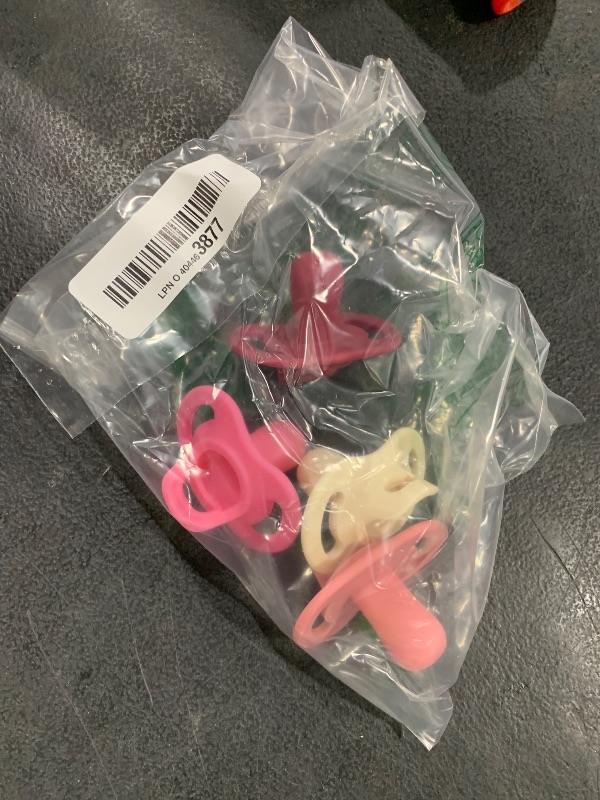 Photo 1 of Tommee Tippee Ultra-Light StayPut Pacifier, One-Piece Silicone Design, 6-18m, 4 Pack