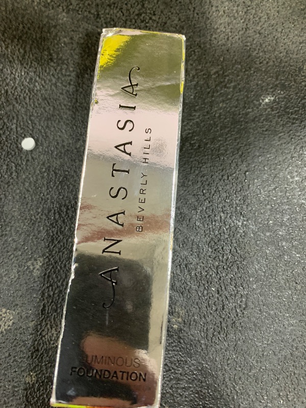 Photo 1 of Anastasia Beverly Hills - Luminous Foundation - 300C