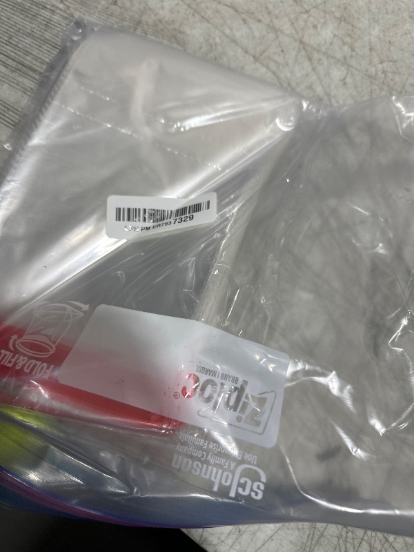 Photo 1 of DTmasao 5x7 Inches 200 Pcs Self Sealing Cellophane Bags Clear Cookie Bags Resealable Cellophane Self Adhesive for Packaging Gifts Cookies,Favors, Products for Packaging 200 Pieces 5"x7"