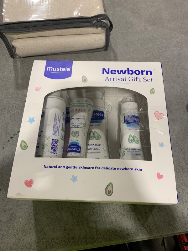 Photo 1 of Mustela Newborn Arrival Gift Set - Baby Skincare & Bath Time Essentials - Natural & Plant Based - 5 Items Set