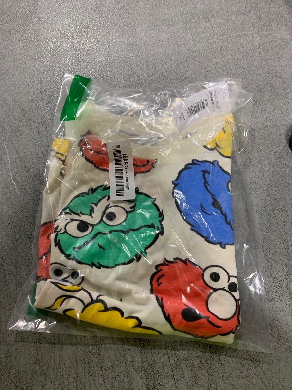 Photo 1 of Sesame Street Toddler Boys & Girls Graphic Tee with Short Sleeve 5T