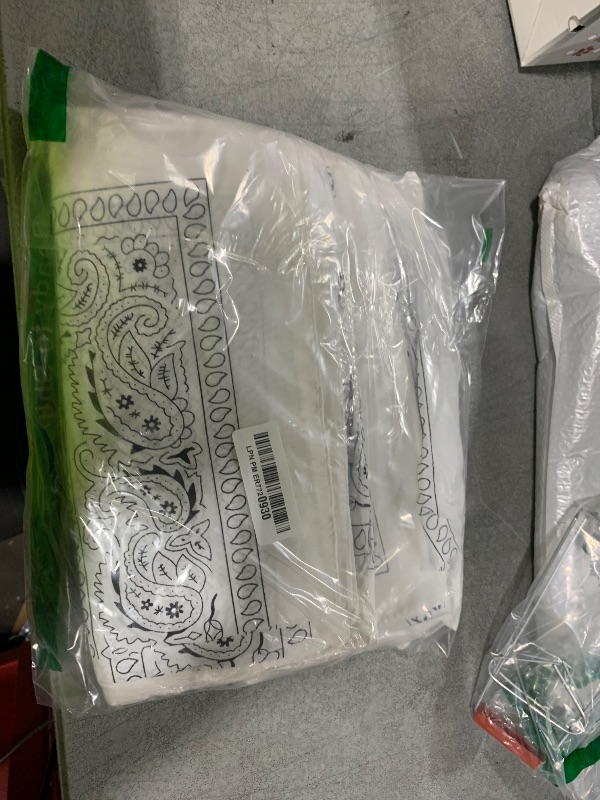Photo 1 of 30 Pcs Bandanas Bulk Paisley Bandanas Unisex Cowboy Head Wrap Scarf Headband Handkerchief for Women Men(White)