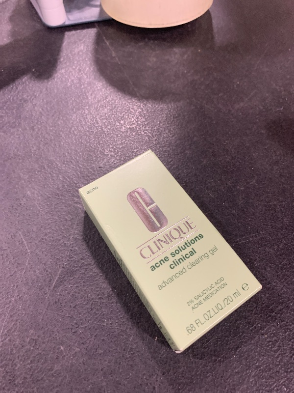 Photo 1 of Clinique Acne Solutions Clinical Clearing Gel Acne Treatment With Witch Hazel + Salicylic Acid For Very Dry to Oily Skin Types | Oil-Free | Soothing, 0.68 Fl Oz