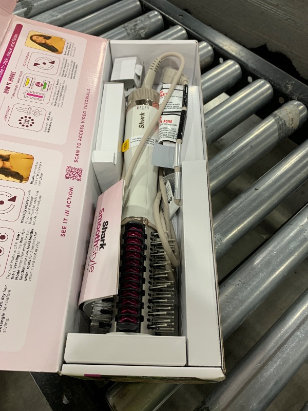 Photo 1 of Shark HT202 SmoothStyle Heated Comb + Blow Dryer Brush, Dual Mode, for All Hair Types, Silk