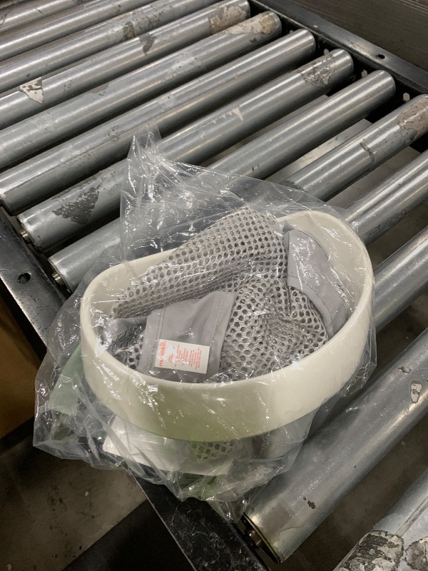 Photo 1 of Munchkin® Super Scoop™ Hanging Bath Toy Storage with Quick Drying Mesh, Grey