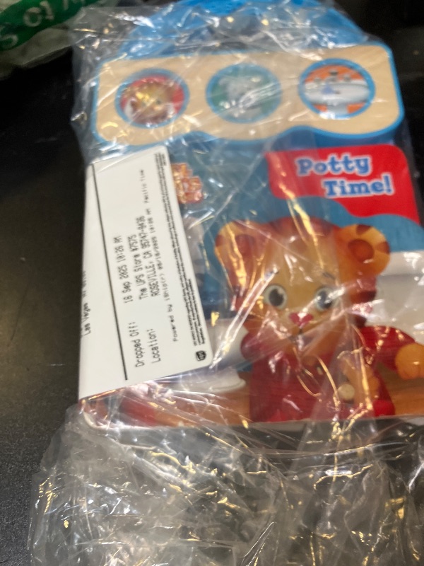 Photo 1 of Daniel Tiger's Potty Time! Children's Toilet Training Sound Book for Daniel Tiger Fans ( )
