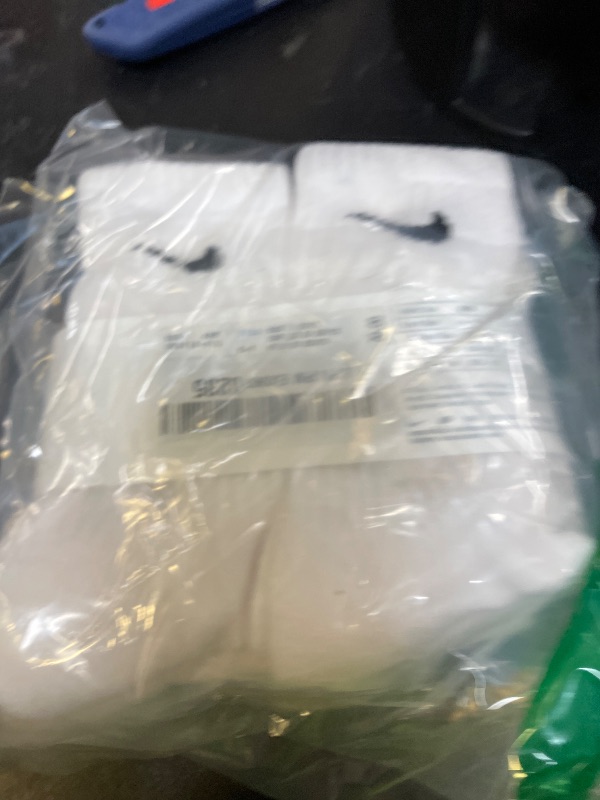 Photo 1 of Nike Dri-Fit Performance Basic Crew (Toddler/Little Kid) White 5-7 (10 Toddler-3 Little Kid)