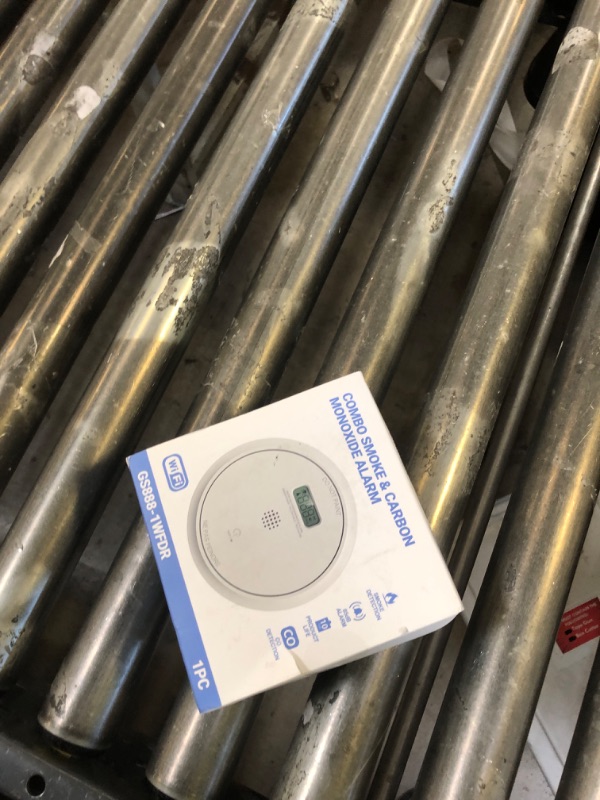 Photo 1 of Wi-Fi  Detector Carbon Monoxide Detector Combo with Replaceable Battery, Smart Smoke and CO Detector with LCD Display, 1 Pack