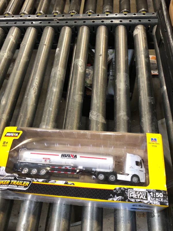 Photo 1 of Gemini&Genius Oil Tanker Trailer Toy, Heavy Duty Realistic Look Alloy Hauler Car Toys Vehicle, 1:50 Scale Diecast Tanker Truck, Toy Trucks for Kids (Detachable)