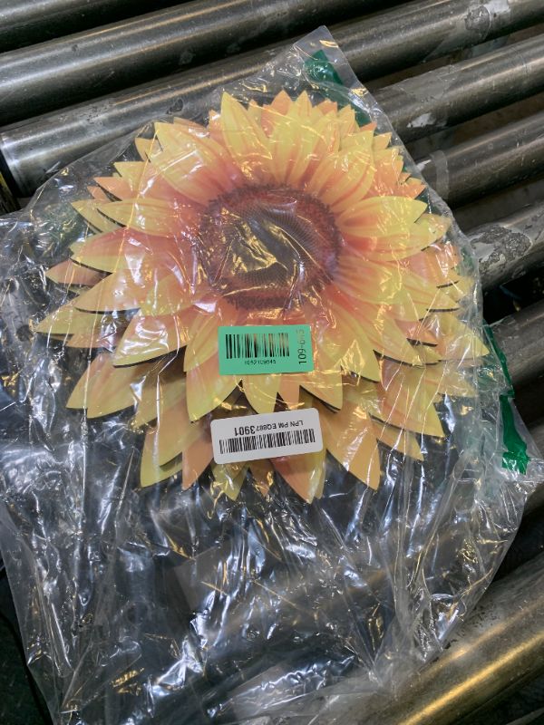 Photo 1 of Thyle 6 Pcs Sunflower Wall Decor Wood Sunflower Wall Art Farmhouse Flower Decorations Indoor Summer Wooden Hanging Sign for Home Kitchen Porch Decor