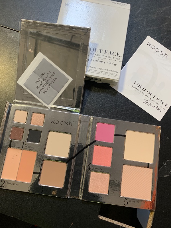 Photo 1 of Woosh Beauty, Fold out Face Original Makeup Palette, Travel, All in One, Neutral Cream & Powder (#1 Light)
