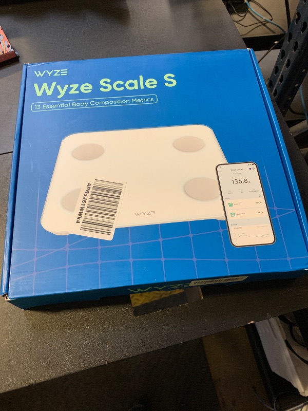 Photo 1 of Wyze Scale S, Scale for Body Weight, Digital Bathroom Scale for Body Fat, BMI, Muscle, Heart Rate, Body Composition Analyzer with App, Batteries Included, Bluetooth, 400 lb, White