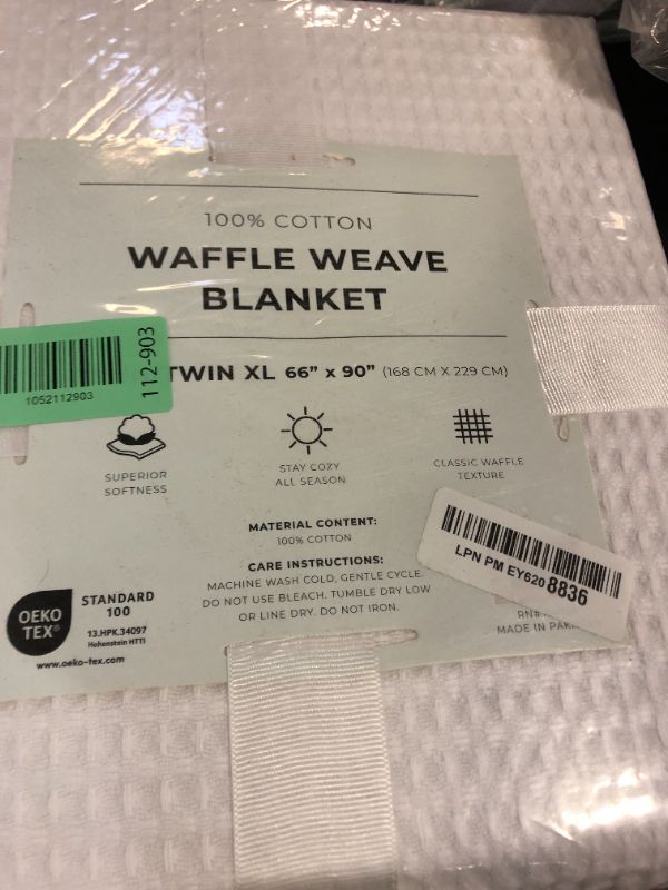 Photo 1 of 100% Cotton Blanket for Twin Size Bed - White Waffle Weave Lightweight Summer BedBlanket - 90x66in Prewashed Breathable, Woven, Layering Blanket (Twin, White)