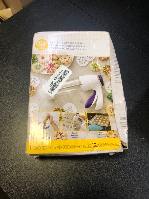 Photo 1 of Wilton Simple Success Cookie Press, 13-Piece