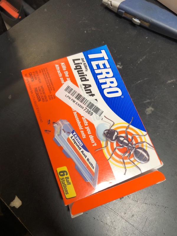 Photo 1 of TERRO Ant Killer Bait Stations T300-3SR - Liquid Bait to Eliminate Ants - 4 Count Stations for Effective Indoor Ant Control