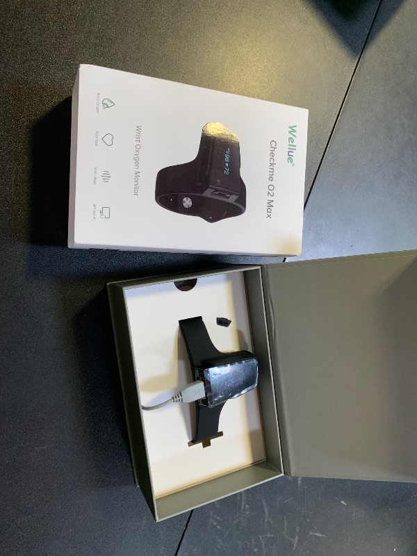 Photo 1 of Wellue Wrist Pulse Oximeter with Audio Reminder| Bluetooth Blood Oxygen Monitor Rechargeable for Continuous SPO2 Tracking with 72 Hours Battery Life, Free APP & PC Reports, Style 2