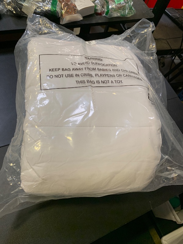 Photo 1 of COHOME Twin/Twin XL Size Cooling Comforter - Down Alternative Duvet Insert with Anti-Clump Tech & 8 Tabs, All-Season Reversible Luxury Hotel Bedding - Gifts for Women/Men, White 64x88 inches