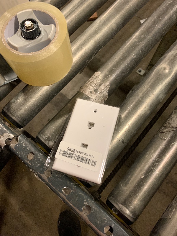Photo 1 of ENERLITES Duplex RJ11 Telephone Jack Wall Plate, 6-Position 4-Conductor 6P4C (2 Line Support), 1-Gang 4.50" x 2.76", 6651-W, White