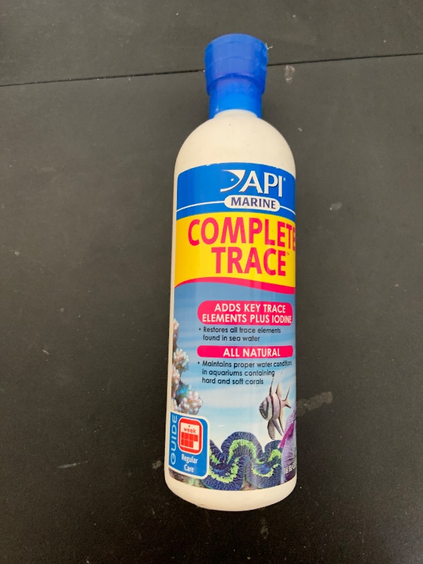 Photo 1 of API MARINE COMPLETE TRACE Aquarium Water Conditioner 16-Ounce Bottle