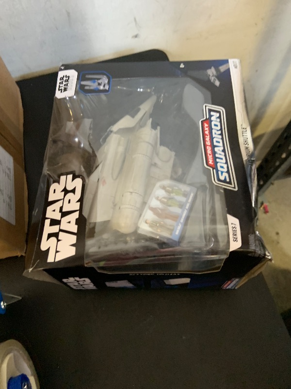 Photo 1 of Star Wars Micro Galaxy Squadron Tydirium Shuttle - 7-Inch Vehicle with Unique Deco and Four 1-Inch Micro Figure Accessories