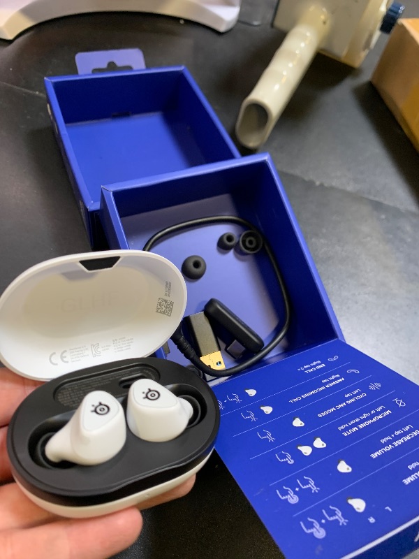 Photo 1 of SteelSeries Arctis GameBuds for PlayStation/PC/Switch/Mobile — Quick-Switch 2.4GHz + Bluetooth 5.3 — Active Noise Cancelling — 100+ Game Audio Presets — 40H Battery with Qi Charging Case - White