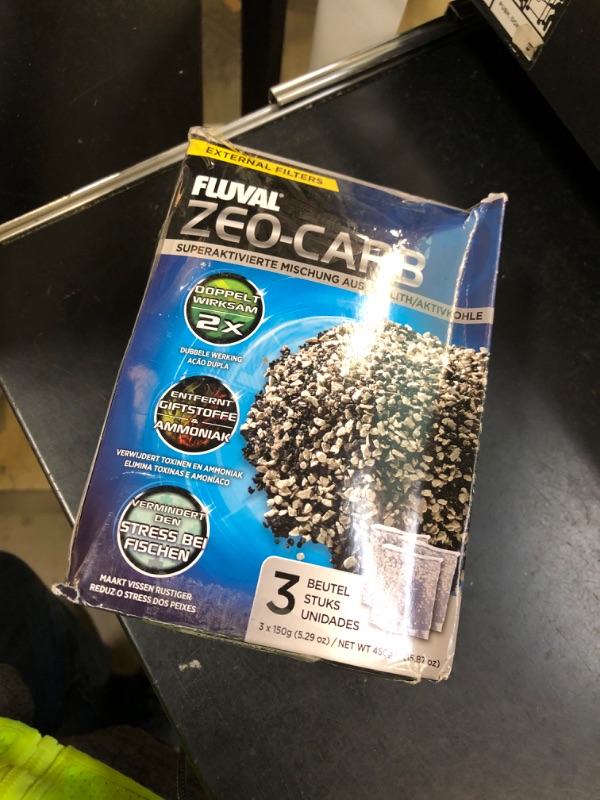 Photo 1 of Fluval Zeo-Carb, Chemical Filter Media for Freshwater Aquariums, 150-gram Nylon Bags, A1490 , White, All Breed Sizes, pack of 1 (3 count)