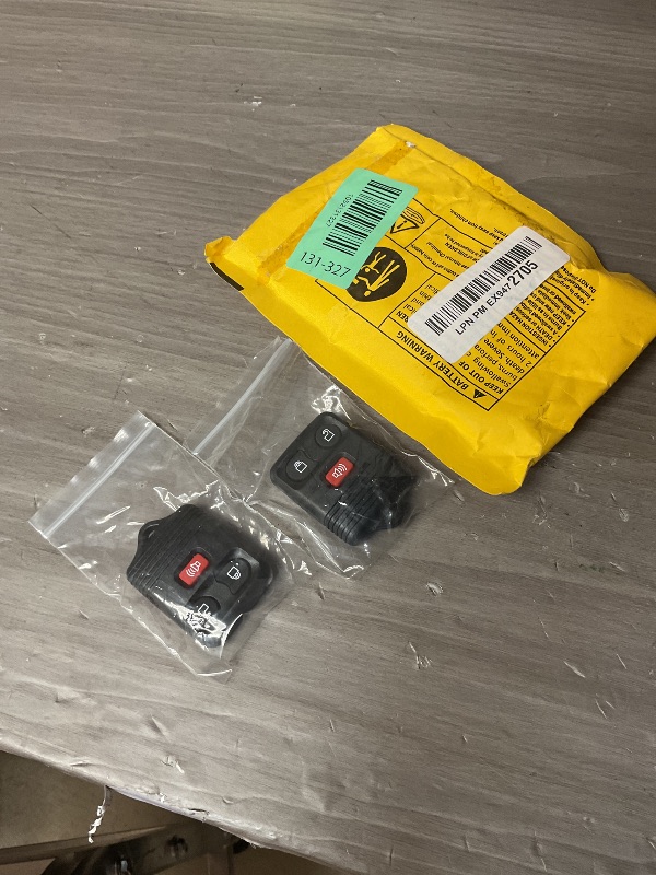 Photo 1 of SUPALAND Key Fob Keyless Entry Fits for Ford F150 F250 F350 Explorer Expedition 1998-2016 / Ranger Escape Edge E150 Freestar / Lincoln Navigator Mazda 3 Button Remote Control Replacement CWTWB1U345