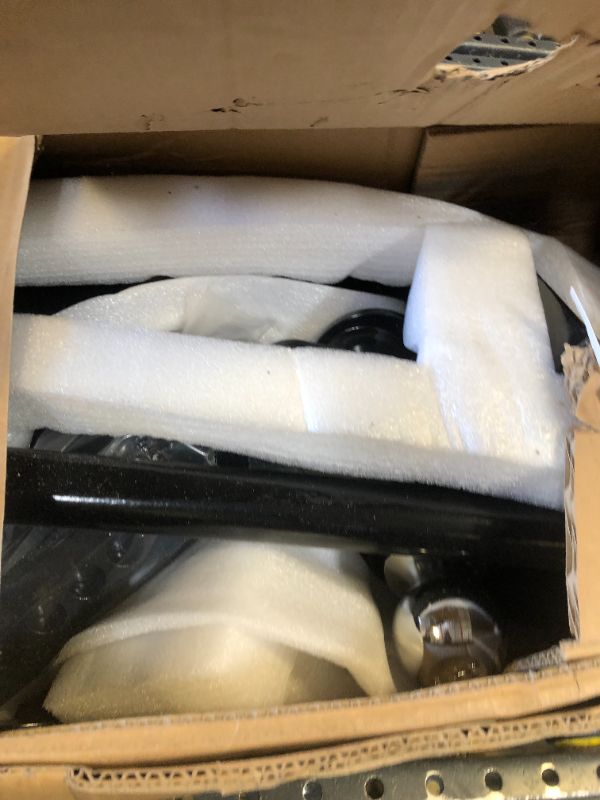 Photo 1 of Reese 49913 Integrated Sway Control Weight Distribution Kit For Trailer , 11,500 lbs. Capacity, Shank Included.