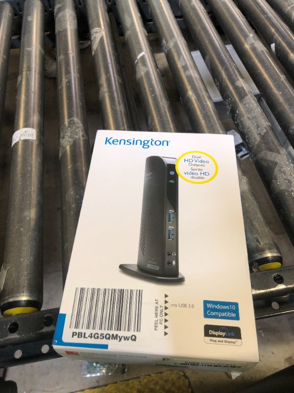 Photo 1 of Kensington USB 3.0 Dual Display Docking Station for MacBooks, Windows and Surface (K33972US)