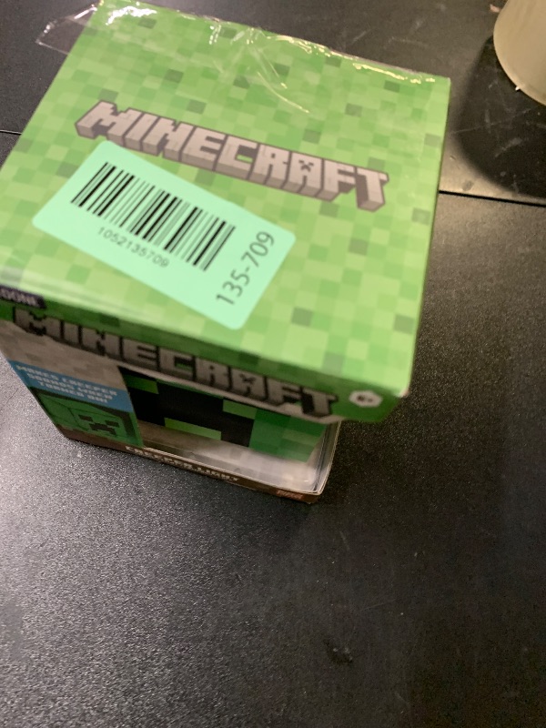 Photo 1 of Paladone Minecraft Creeper Desk Light with Official Creeper Sounds, Handheld Night Light for Kids Room or Gamer Décor - Licensed Minecraft Gifts