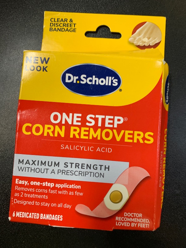 Photo 1 of Dr. Scholl's Corn REMOVERS Seal & Heal Bandage with Hydrogel Technology, 6 ct // Removes Corns Fast and Provides Cushioning Protection Against Shoe Pressure and Friction for All-Day Pain Relief