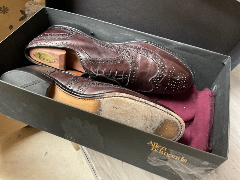 Photo 1 of MENS ALLEN EDMONDS MCALLISTER
MERLOT LEATHER SHOES SIZE 11 D