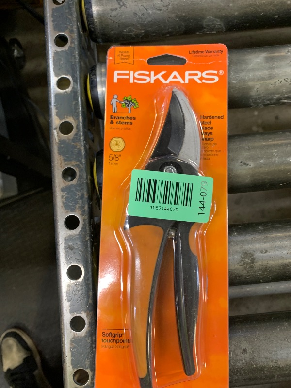 Photo 1 of Fiskars Bypass Pruning Shears, Branch Cutter with 5/8" Cut Capacity, Garden Shears with Sharp Steel Blade, Rust Resistant, Ergonomic Pruners with Comfort Handle and Safety Lock, Gardening Hand Tools