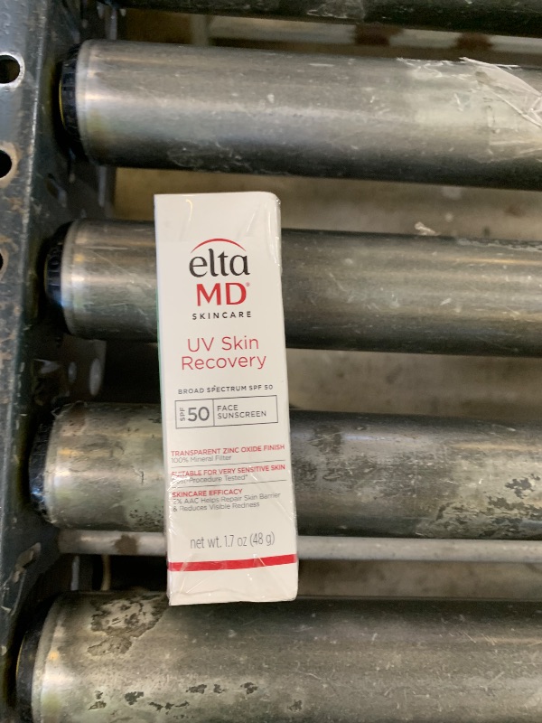 Photo 1 of EltaMD UV Skin Recovery Face Sunscreen with Zinc Oxide, All Mineral, Safe for Sensitive Skin SPF 50