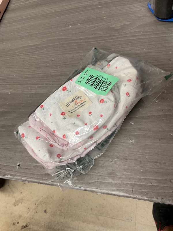 Photo 1 of TecUnite Pack of 6 Pencil Case Countryside Flower Cosmetic Makeup Bag Cute Floral Canvas Zipper Pencil Pen Cases Multifunctional Fabric Cosmetic Makeup Bag