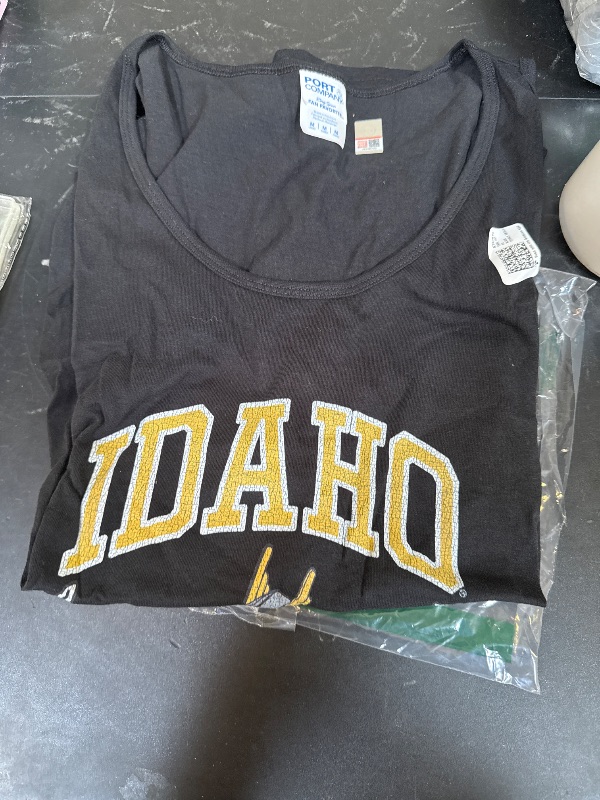 Photo 1 of "IDAHO" Port Company Muscle shirt 
SIze: Medium