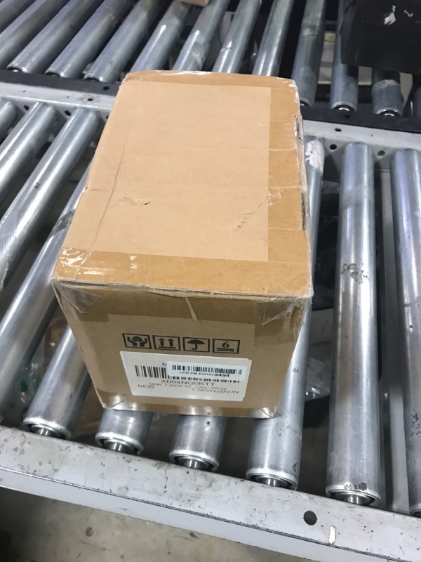 Photo 1 of QNK 7.5KW 10HP 220V AC 33A VFD Converter Single to 3 Phase Inverter Variable Frequency Drive for CNC Spindle Motor Speed Controller White