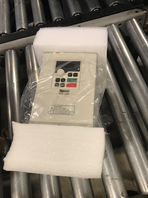 Photo 1 of QNK 7.5KW 10HP 220V AC 33A VFD Converter Single to 3 Phase Inverter Variable Frequency Drive for CNC Spindle Motor Speed Controller White
