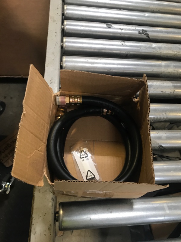 Photo 1 of 2PCS 3/8” Air Brake Chamber Hose, Dazakoot 3/8” Fit End x 3/8” Swivel End Rubber Air Brake Hose Assembly, SAE J1402 Air Brake Hose for Semi Truck - 24inch