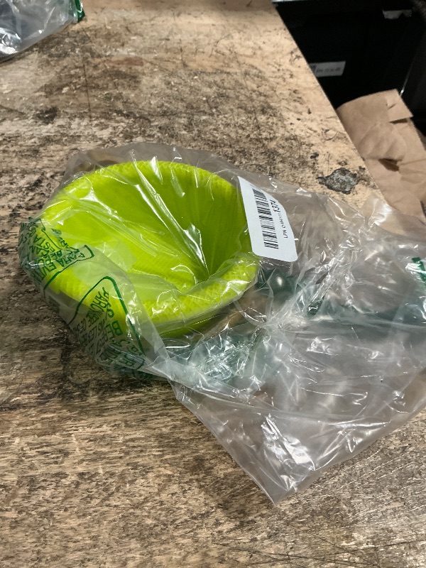 Photo 1 of  Bird Cage Feeder Portable Bird Plastic Feeding Dish Cup with Clamp for Parakeet Budgies Cockatiel Lovebird Small Birds (Circular Cup)