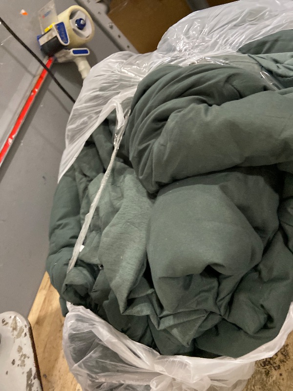 Photo 1 of ***MISSING PARTS***
Monbix Oversized Queen Comforter Set - 7 Pieces Cationic Dyeing Deep Forest Bed in a Bag Bedding Sets with Comforter, Sheets, Pillowcases & Shams, Reversible Bedding Comforters Sets